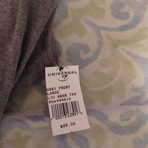 Love is Universal- Universal Studios tank top - Picture 3 of 3